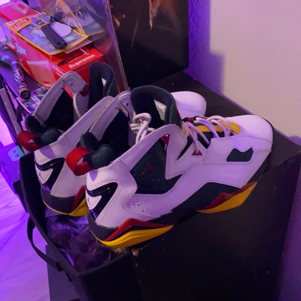 Jordan True Flight ‘White Fir Amarillo’ size 9